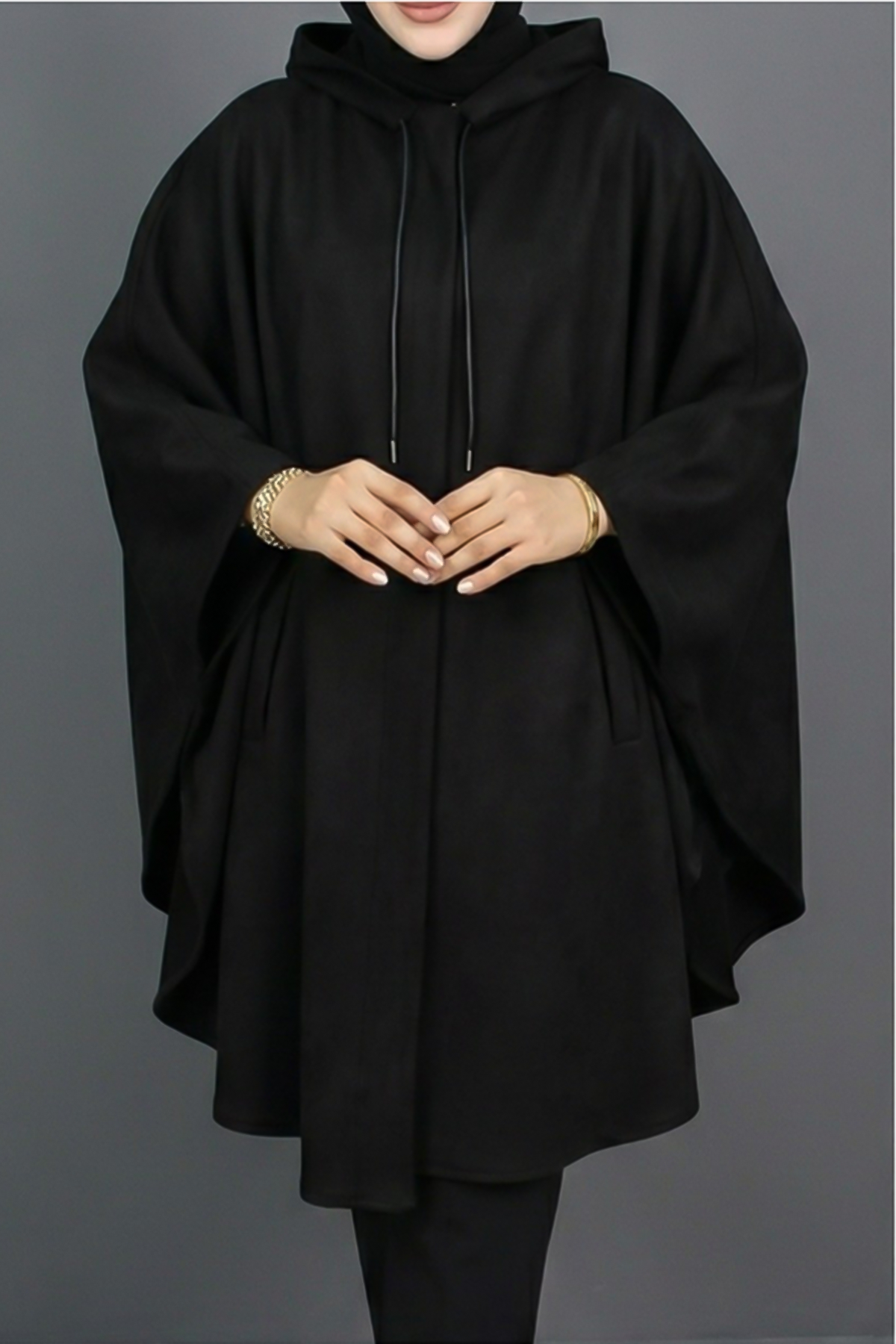 Asude Kapüşonlu Panço SİYAH